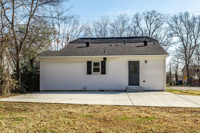 Building Photo - 301 30th St