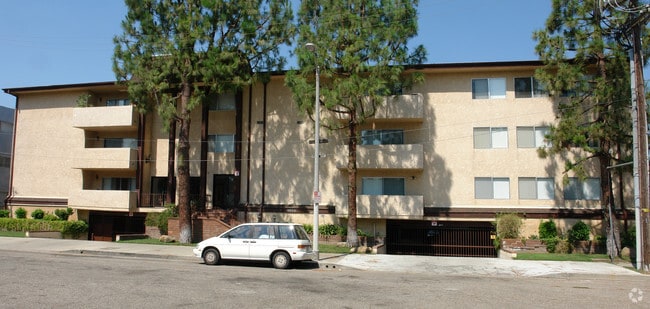 Primary Photo - Americana Apartments