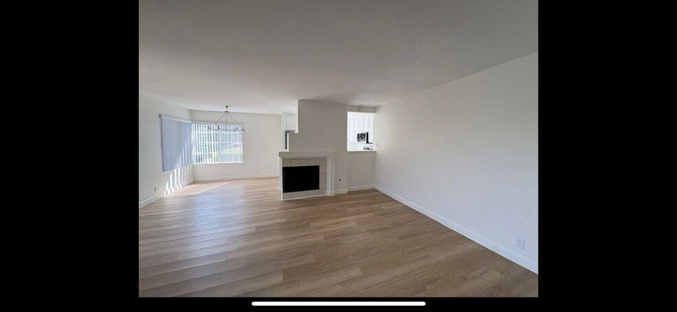 Building Photo - 7350 Calle Cristobal