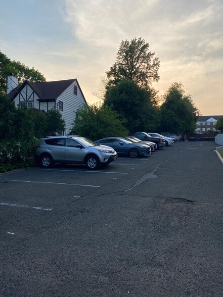 Building Photo - 290 Millburn Ave