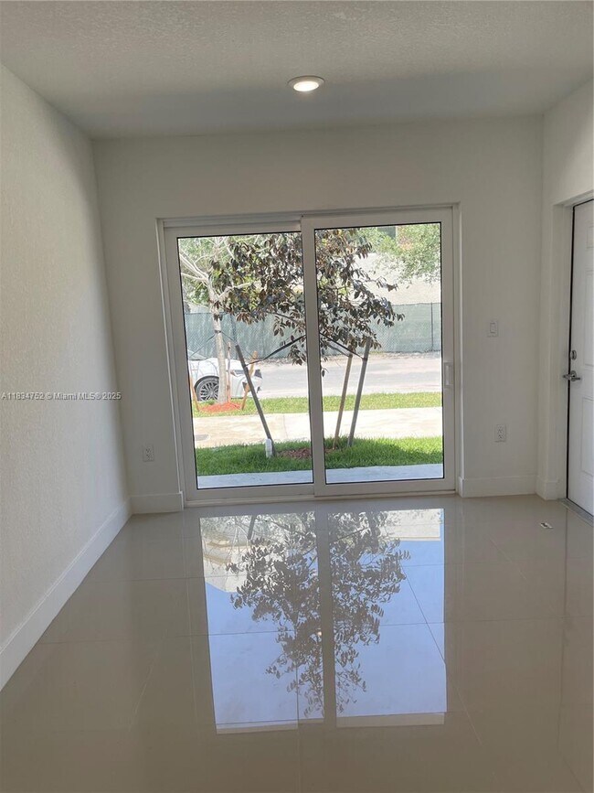 Building Photo - 25834 SW 144th Ave