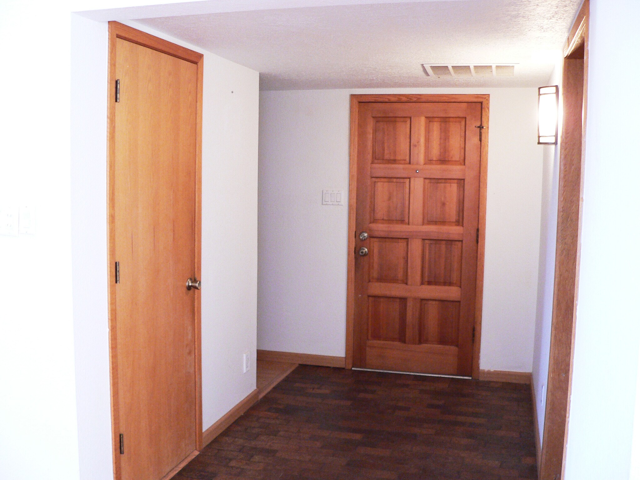 Foyer - 1808 Tramway Terrace Loop NE