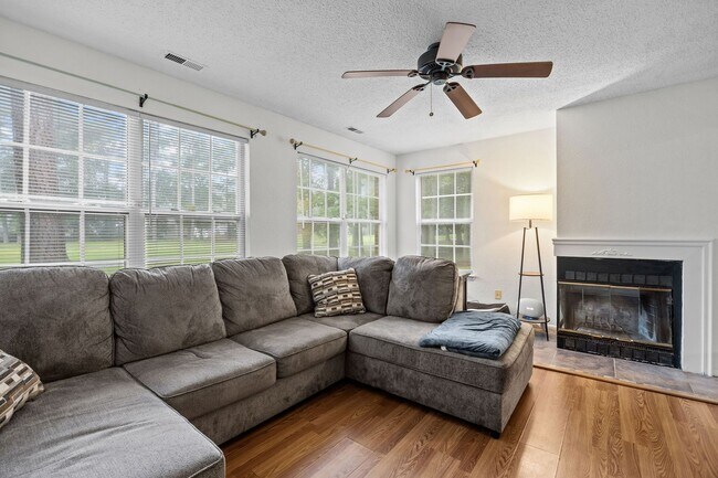 Building Photo - 5013 Thatcher Way