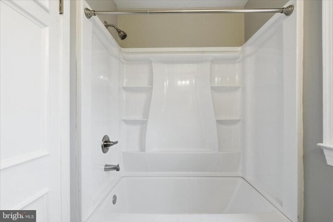 Building Photo - 130 Cox Rd