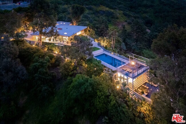 Primary Photo - 10556 Fontenelle Way