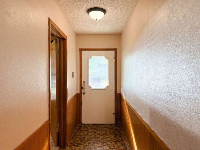 Building Photo - Charming 3-Bedroom Haven with Cozy Fireplace in North Richland Hills!