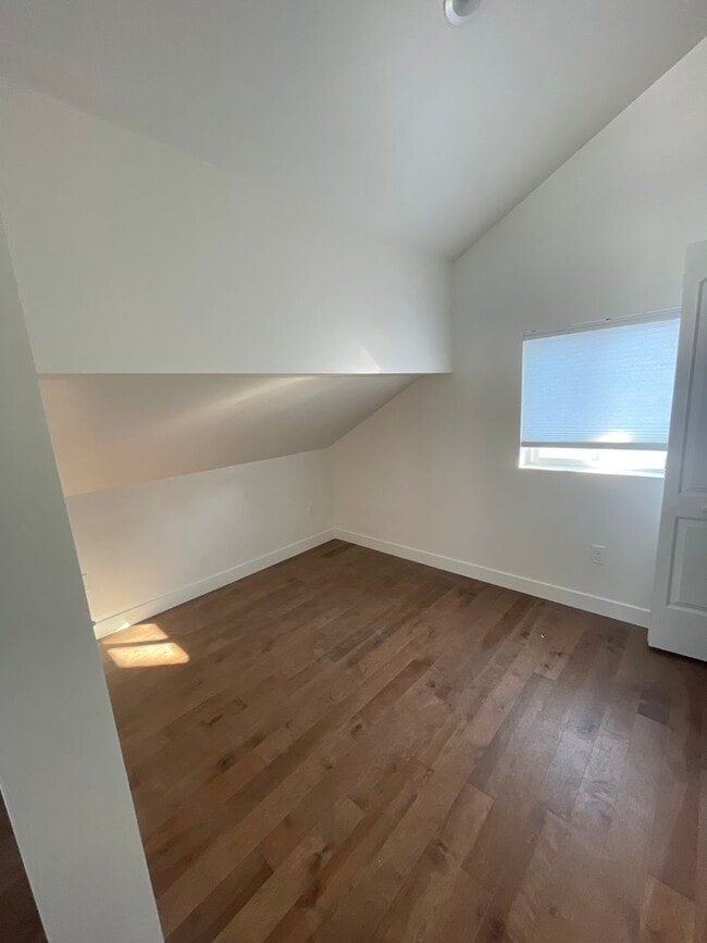 Building Photo - ADU blocks from Tennyson St! Available February 1st!