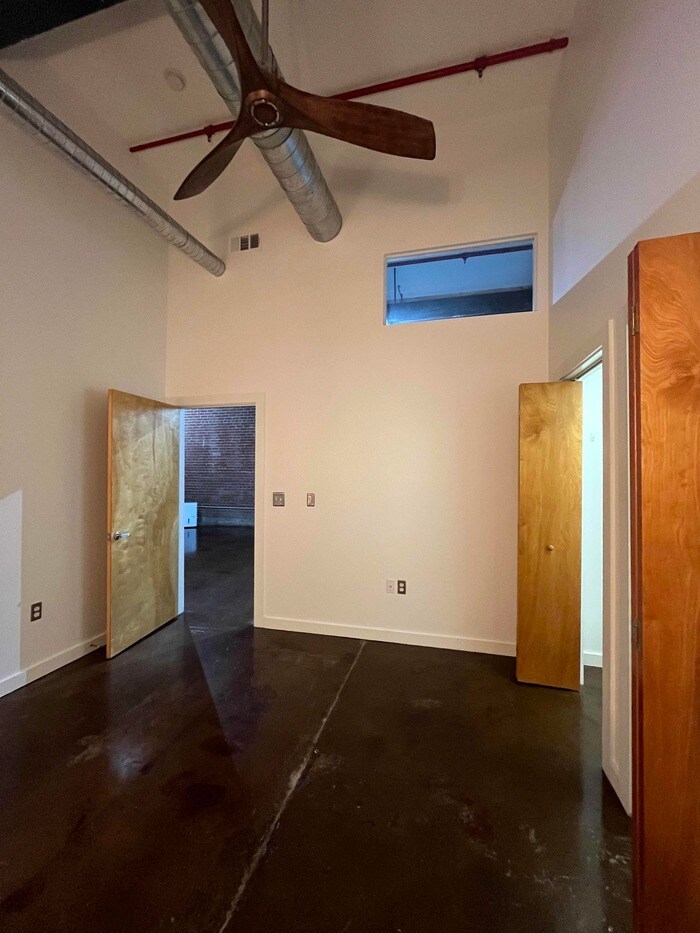 Building Photo - 1350 Rosa L Parks Blvd
