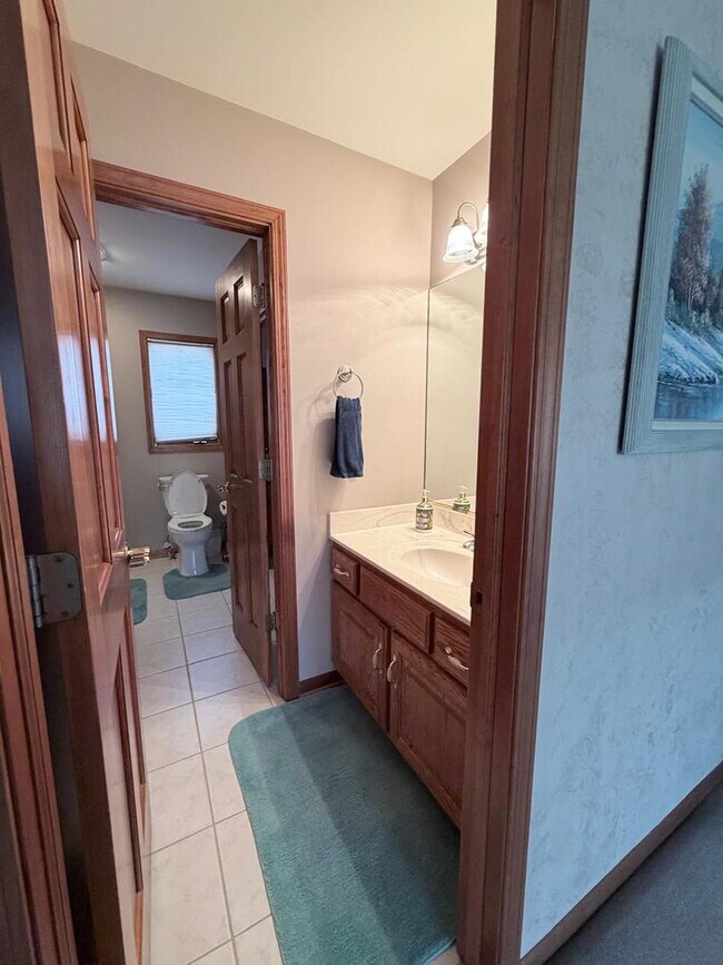 Building Photo - 3823 Sunburst Ln