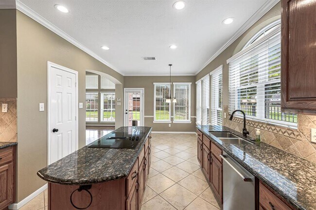 Building Photo - 22319 Fairbay Dr