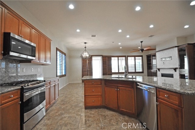 Building Photo - 1473 Canyon Pl