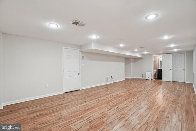 Building Photo - 7009 Hickory Hill Rd