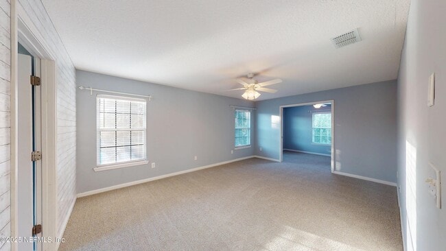 Building Photo - 281 Village Green Ave