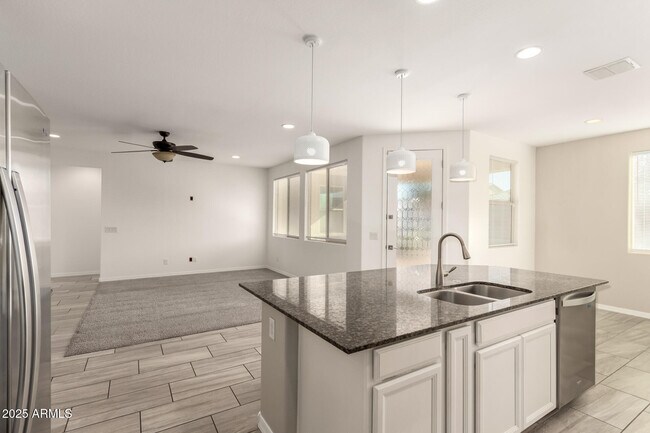 Building Photo - 2169 W Madisen Marie Ave