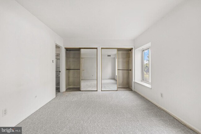 Building Photo - 81 Oakridge Dr