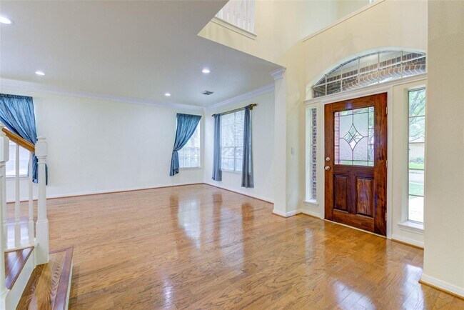 Building Photo - 2338 Plantation Bend Dr
