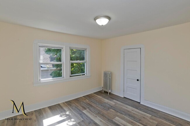 Building Photo - 20 Sachem St