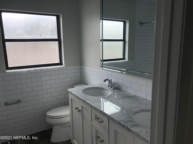 Building Photo - 659 Lower 8th Ave S