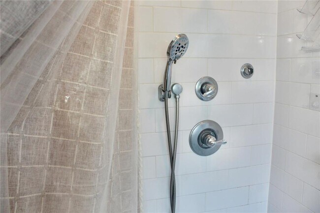 Building Photo - 701 W Swann Ave