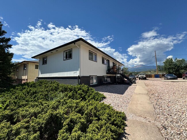 Building Photo - 4226 Forrest Hill Rd