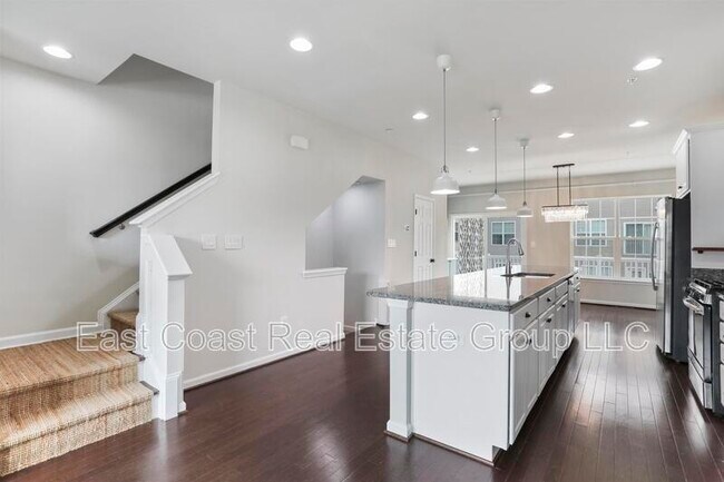 Building Photo - 5957 Whelan Ln