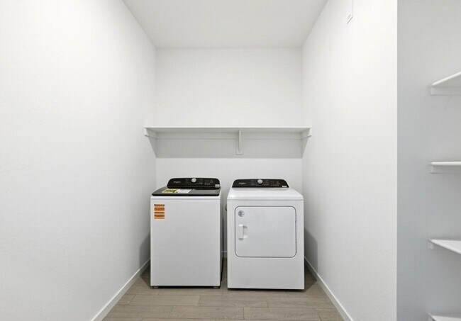 Building Photo - 24583 Chambers St