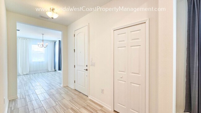 Building Photo - OUTSTANDING SUMMERWOODS -PARRISH 3 BEDROOM...
