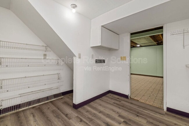 Building Photo - 10044 Pepper Ln