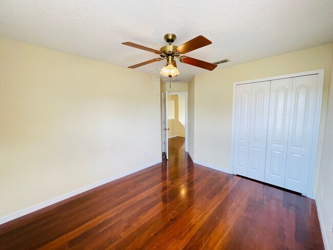 Building Photo - Available now! Charming 4-bedroom, 2.5-bathroom pet friendly home!!