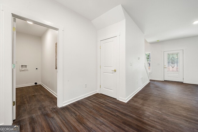 Building Photo - 600 Trump Ct