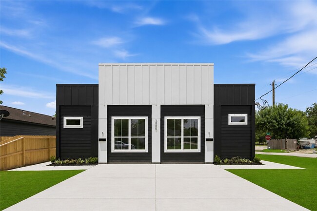 Building Photo - 7900 Bowen St