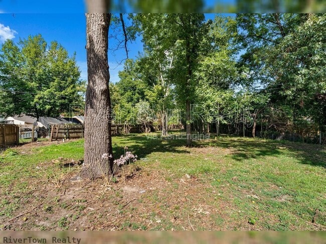 Building Photo - 810 Indian Dr