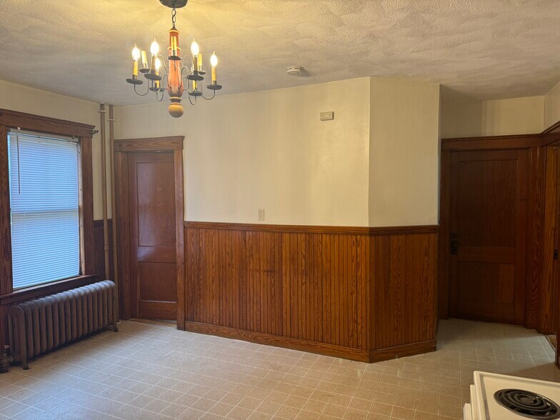 Building Photo - 49 Houghton St