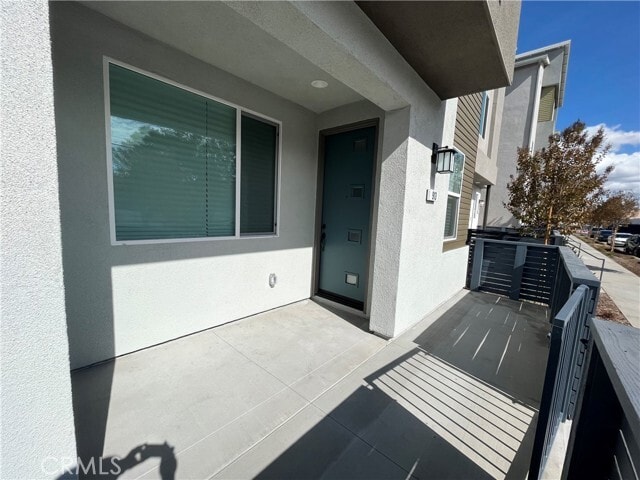 Building Photo - 913 E 2nd St