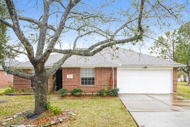 Building Photo - 521 Cedar Ave