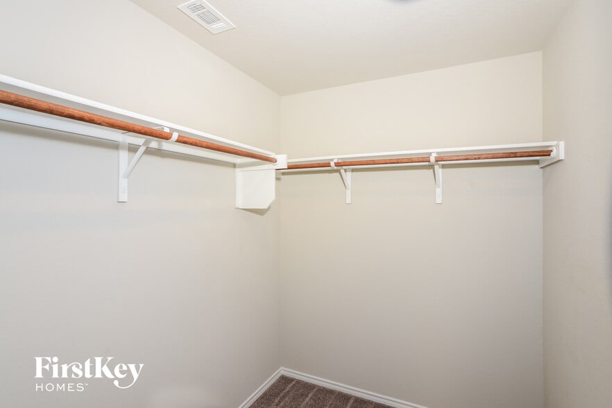 Building Photo - 6445 Cotton Ridge