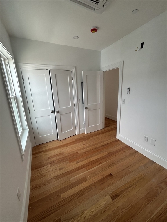 Building Photo - 8 Brookside Ave