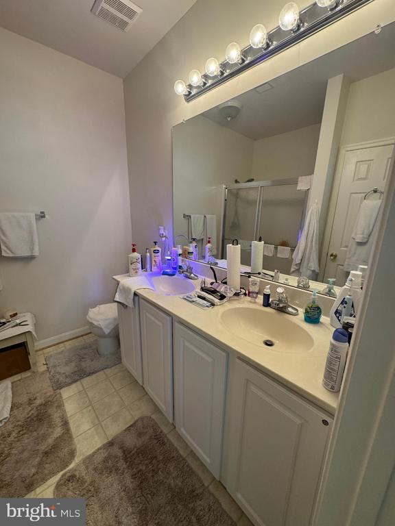 Building Photo - 2604 Chapel Lake Dr