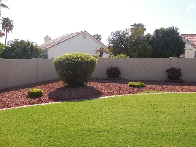 Building Photo - Beautifully Updated 3-Bedroom Home in Sun Lakes - Long-Term Rental