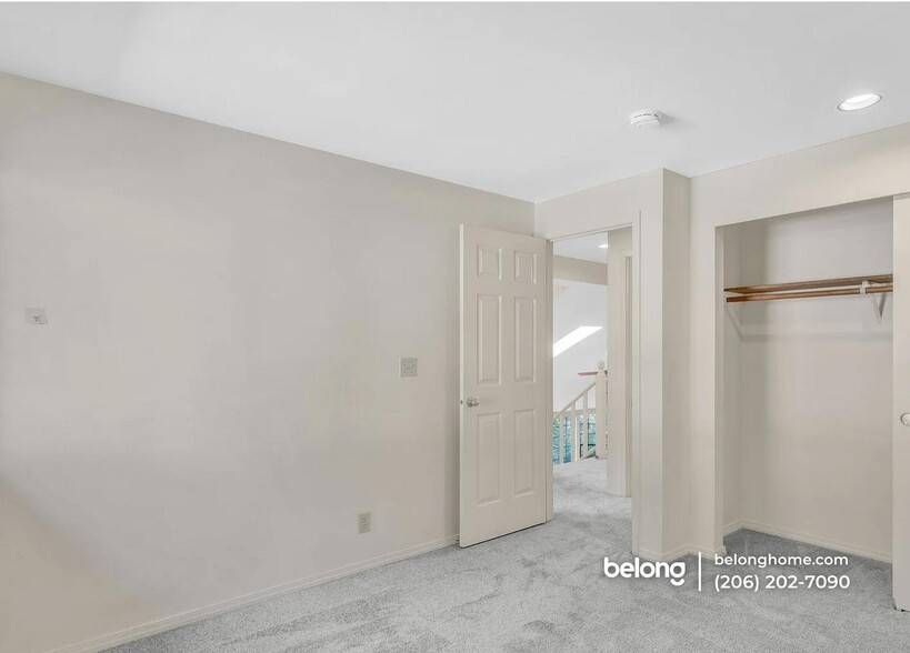 Building Photo - 16183 SE 33rd Cir