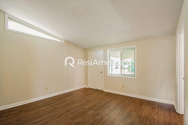 Building Photo - Thoughtfully Updated 3/1 in Westwood