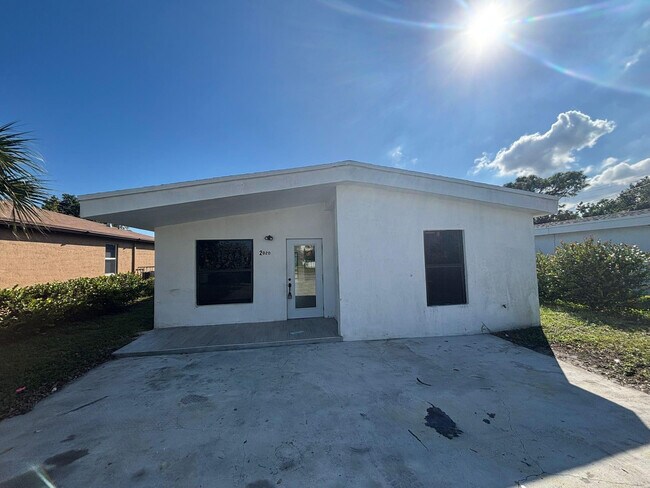 Building Photo - 2020 NW 9th St