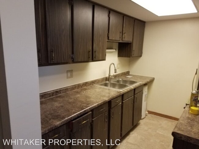 Building Photo - 4843-4865 Northcliff Dr