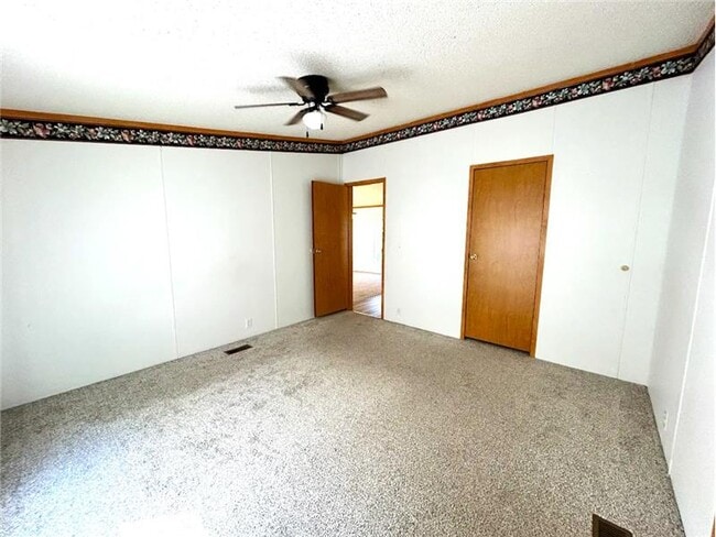 Building Photo - 398 Township Rd 344