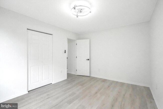 Building Photo - 6304 Juanita Ct