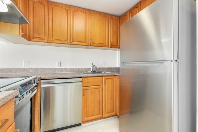 Building Photo - 2542 Date St