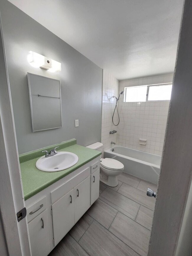 Building Photo - COMING SOON! 2 bedroom with Spectacular Views