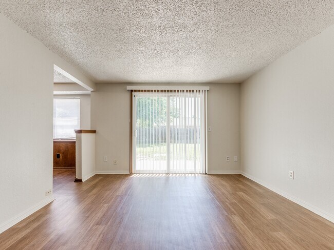 Building Photo - 929 Branchwood Dr