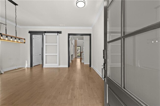 Building Photo - 3475 Benedict Pl