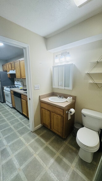 Bathroom - 58 Kent St